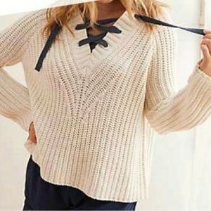Aerie Women’s Size Medium Cream Chunky Knit Lace Up Sweater‎